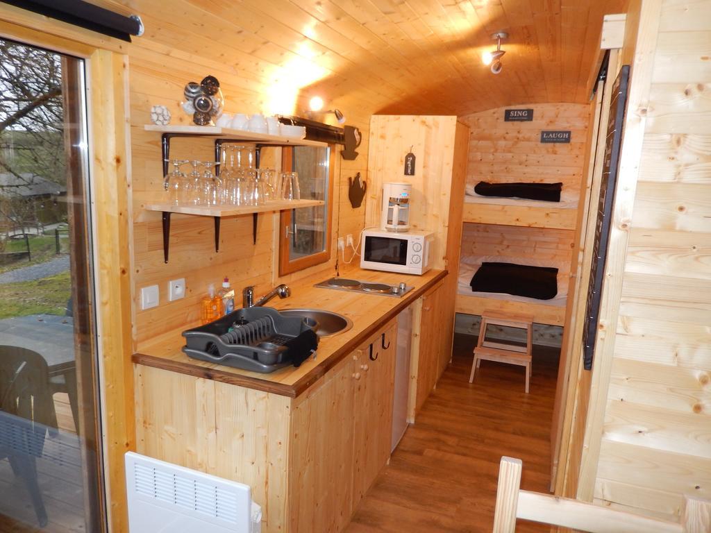 B&B Le 'Ti 'Bou De Refuge Bouillon Rum bild
