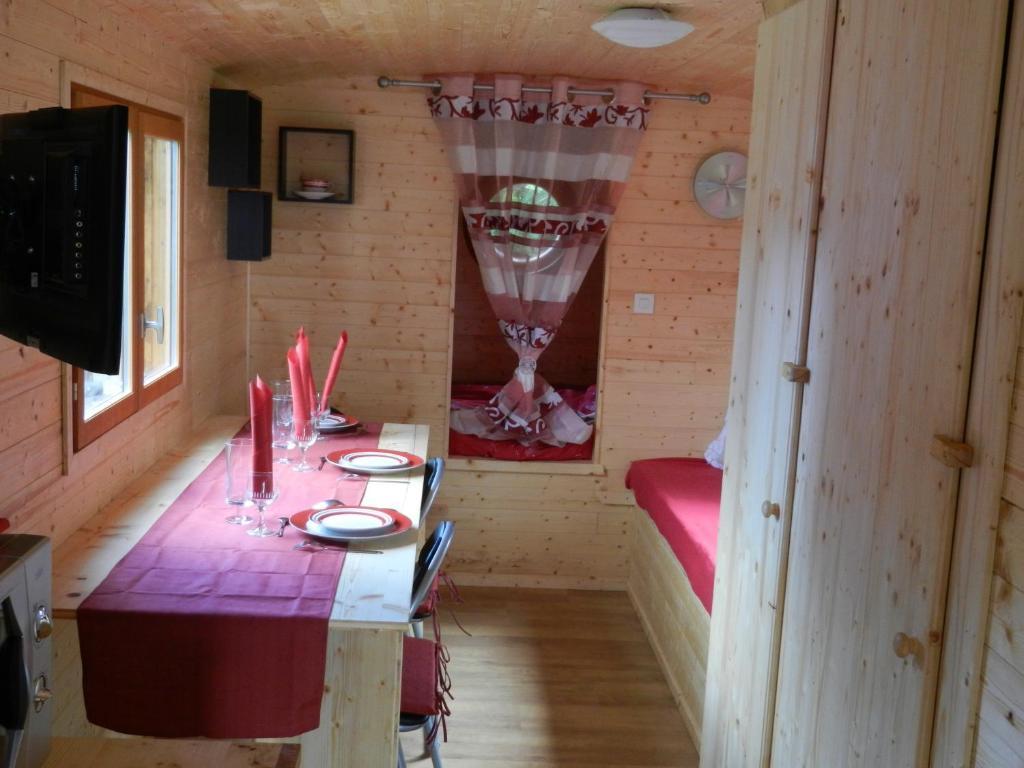 B&B Le 'Ti 'Bou De Refuge Bouillon Rum bild