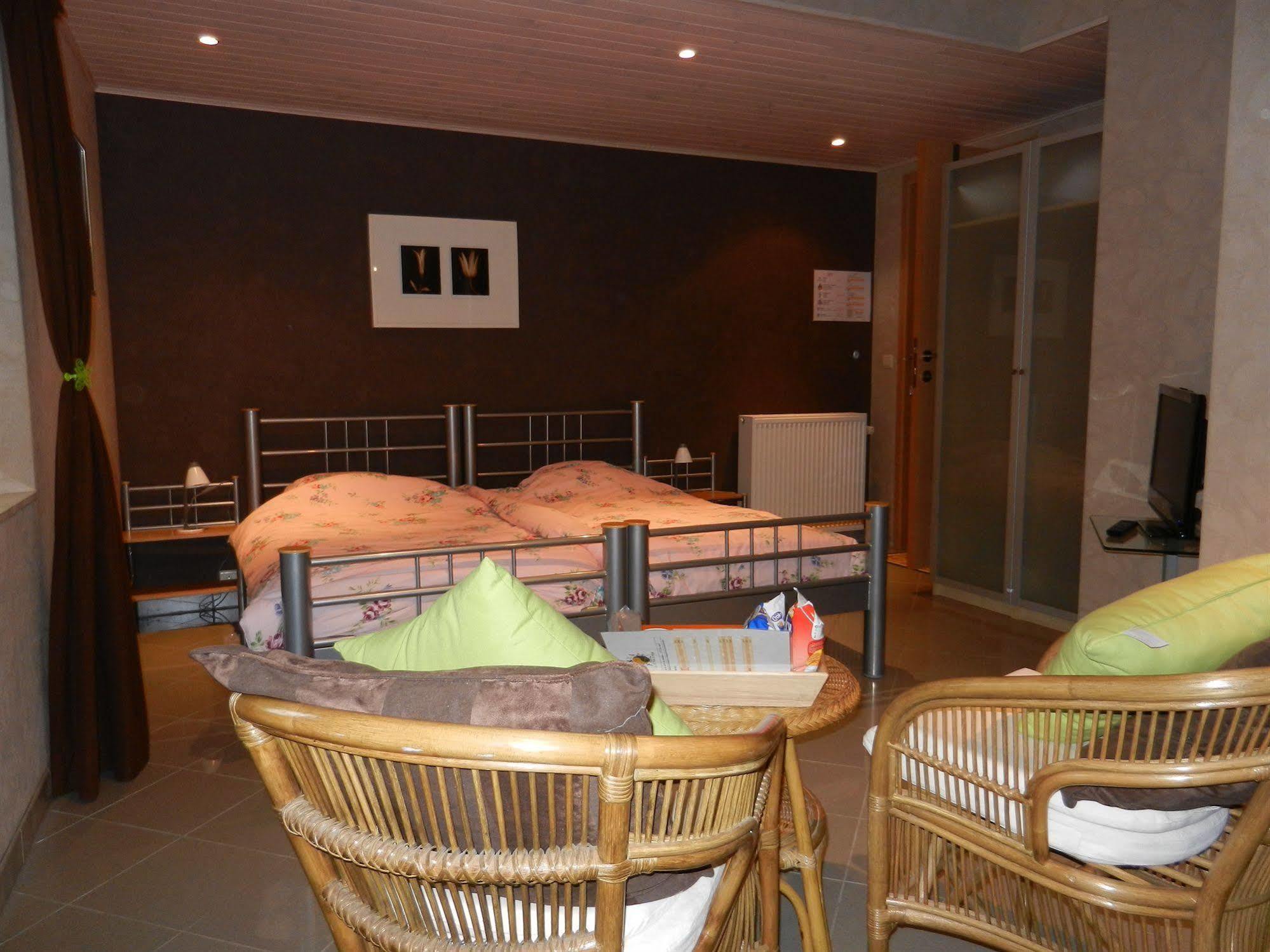 B&B Le 'Ti 'Bou De Refuge Bouillon Exteriör bild